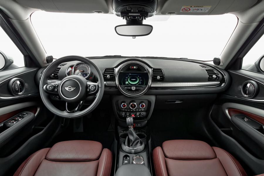  Mini Cooper D Clubman 2015 года  (фото 8 из 13)
